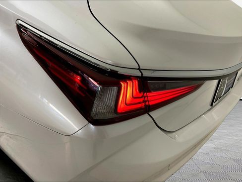 Used 2022 Lexus ES 350 w/ Accessory Package FWD image 23