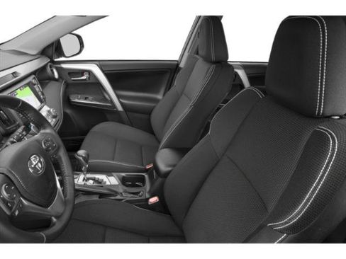 Used 2018 Toyota RAV4 XLE AWD/4WD image 9