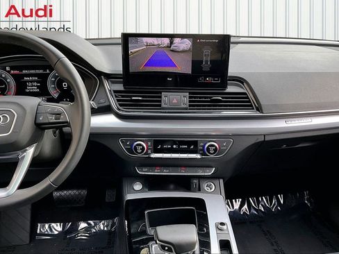 Certified 2025 Audi Q5 2.0T Premium w/ Convenience Plus Package image 9