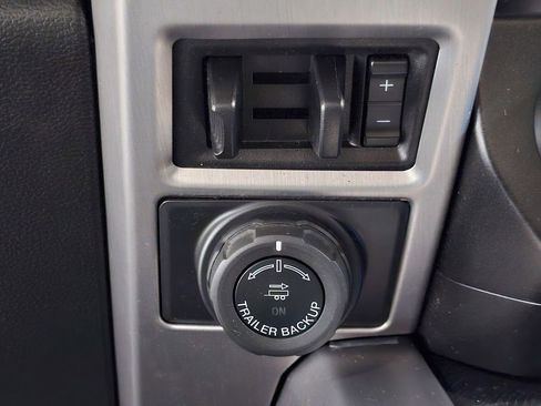 Used 2020 Ford F250 Platinum w/ FX4 Off-Road Package AWD/4WD image 25