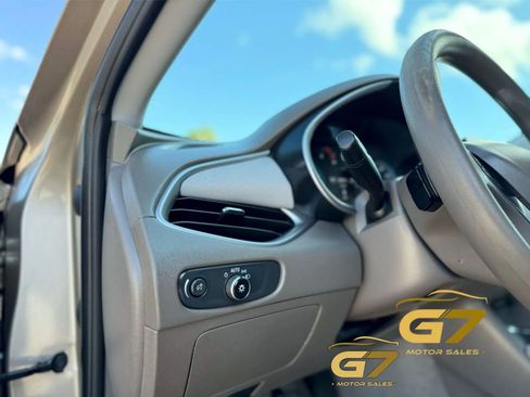 Used 2022 Chevrolet Malibu LT FWD image 23