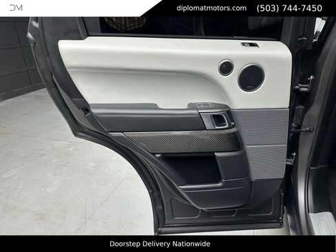 Used 2020 Land Rover Range Rover Sport SVR image 26