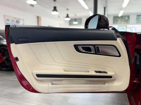 Used 2012 Mercedes-Benz SLS AMG Roadster image 34