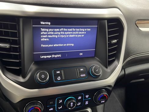 Used 2023 GMC Acadia SLE w/ Driver Convenience Package FWD image 8