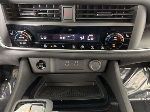 New 2026 Nissan Rogue SV FWD image 27