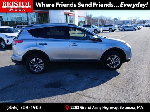 Used 2018 Toyota RAV4 LE image 8