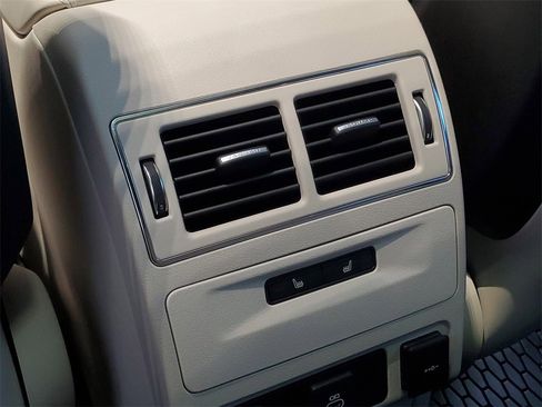 New 2026 Jaguar F-PACE SVR image 28