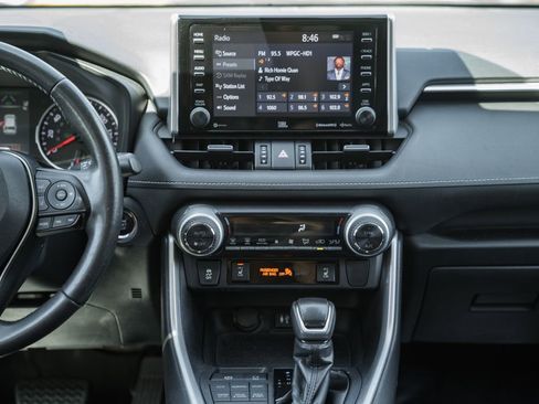 Used 2019 Toyota RAV4 XLE Premium w/ Cold Weather Package AWD/4WD image 22