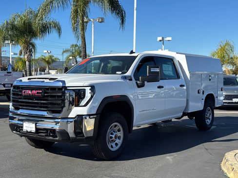 New 2024 GMC Sierra 3500 Pro w/ Fleet Convenience Package RWD image 4