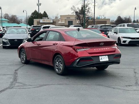 Used 2024 Hyundai Elantra SEL FWD image 6