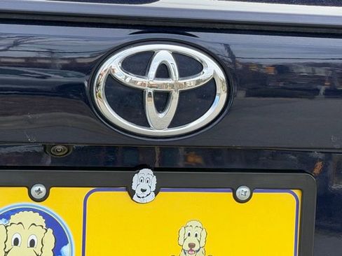 Used 2023 Toyota RAV4 XLE Premium image 11