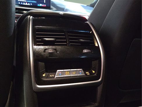 Used 2024 BMW X6 M60i w/ Dynamic Handling Package image 12