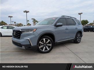 Used 2025 Honda Pilot Touring video 1