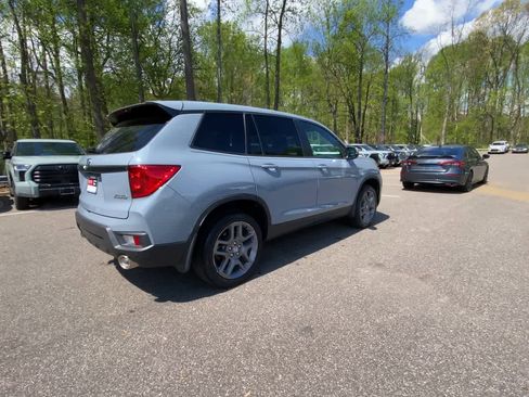 Used 2023 Honda Passport EX-L image 11