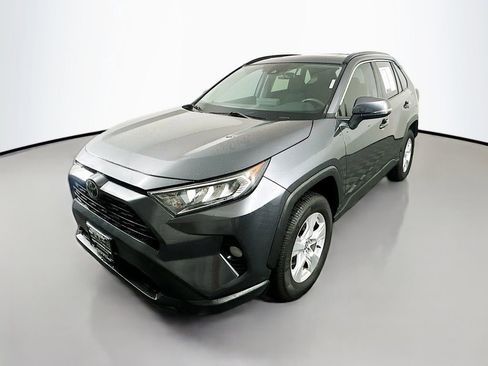 Used 2021 Toyota RAV4 XLE w/ Convenience Package image 3