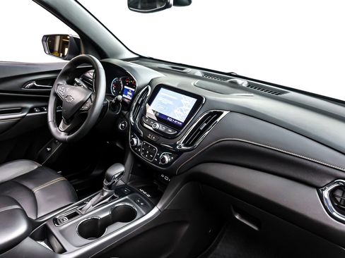 Used 2024 Chevrolet Equinox Premier image 16