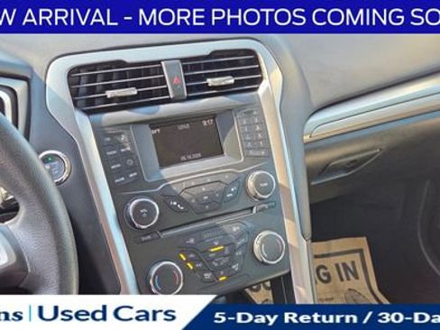 Used 2018 Ford Fusion S FWD image 14