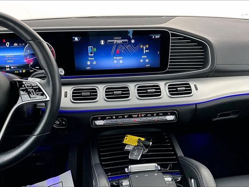 Used 2025 Mercedes-Benz GLS 450 GLS 450 image 9