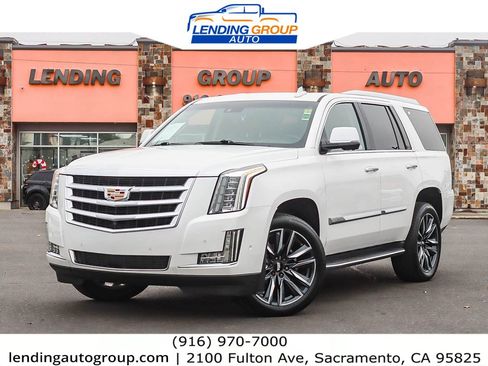 Used 2019 Cadillac Escalade Premium Luxury image 1