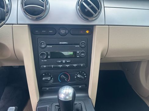 Used 2007 Ford Mustang Deluxe image 17