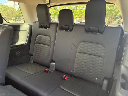 Used 2025 Nissan Pathfinder SV FWD image 26