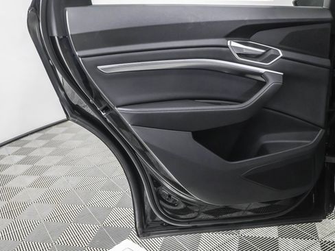 Used 2021 Audi e-tron Premium w/ Convenience Plus Package image 42