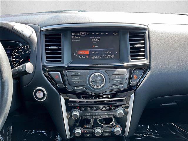 Used 2017 Nissan Pathfinder SV FWD image 8