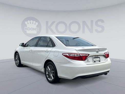 Used 2017 Toyota Camry XLE FWD image 4