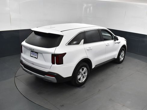 New 2025 Kia Sorento LX FWD image 36