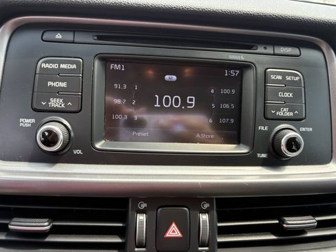 Used 2017 Kia Optima LX FWD image 26