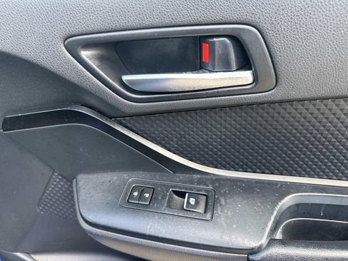 Used 2018 Toyota C-HR XLE FWD image 16
