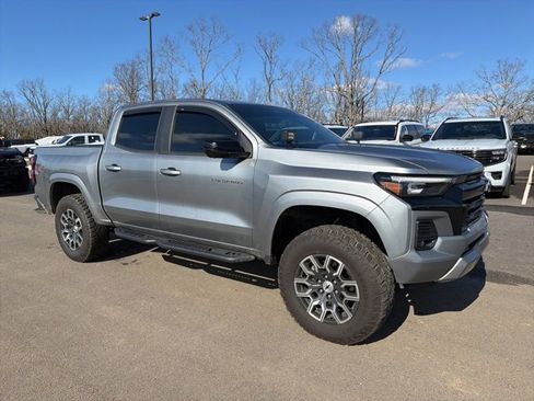 Used 2024 Chevrolet Colorado Z71 w/ Z71 Convenience Package 2 image 4