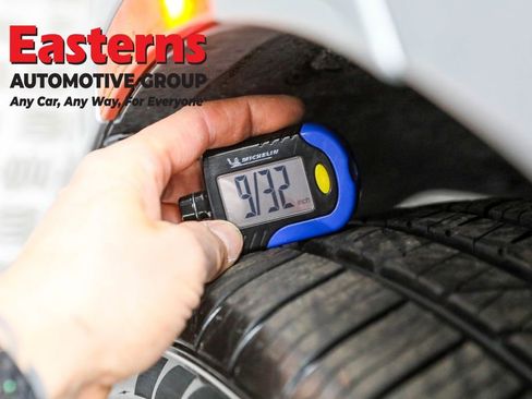 Used 2023 Chrysler 300 S image 28