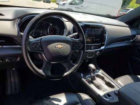 Used 2022 Chevrolet Traverse LT w/ LT Premium Package FWD image 16