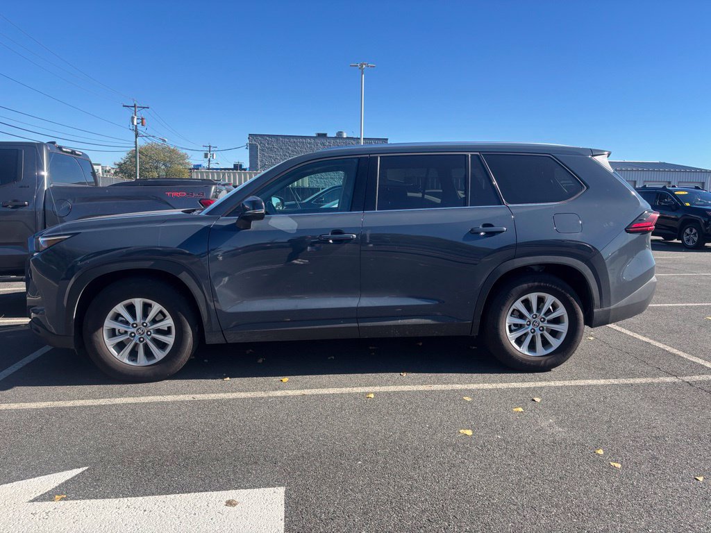 Used 2026 Toyota Grand Highlander AWD image 2