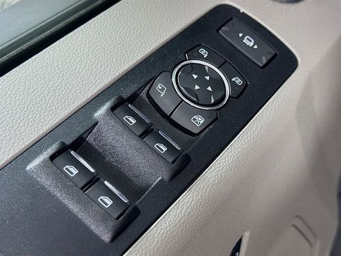 Used 2022 Ford F250 XLT w/ XLT Premium Package AWD/4WD image 20