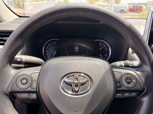 Used 2025 Toyota RAV4 XLE FWD image 34