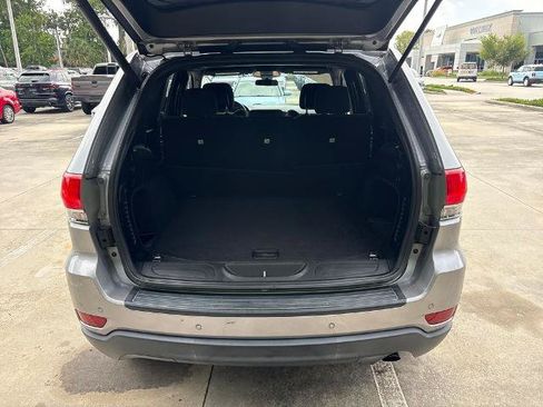 Used 2018 Jeep Grand Cherokee Laredo RWD image 30