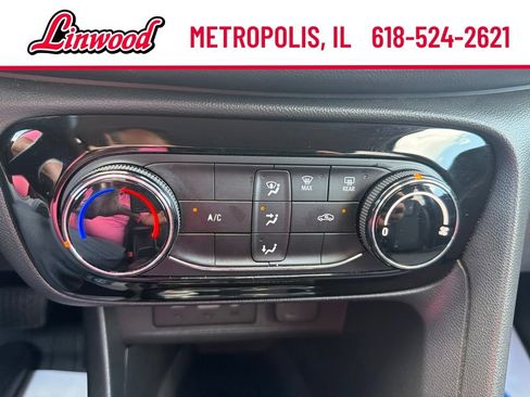 Used 2021 Buick Encore GX Preferred FWD image 22