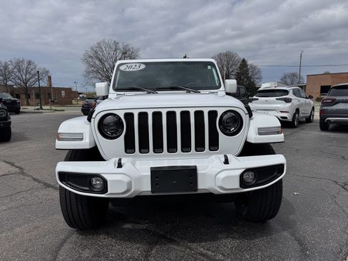 Used 2023 Jeep Wrangler Unlimited Sahara image 3