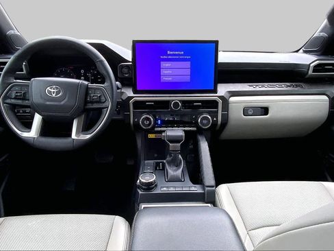 Used 2025 Toyota Tacoma Limited AWD/4WD image 16