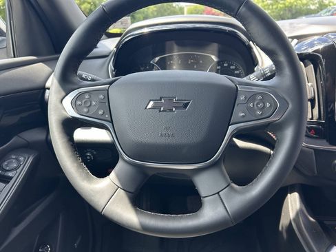 Used 2023 Chevrolet Traverse RS FWD image 24