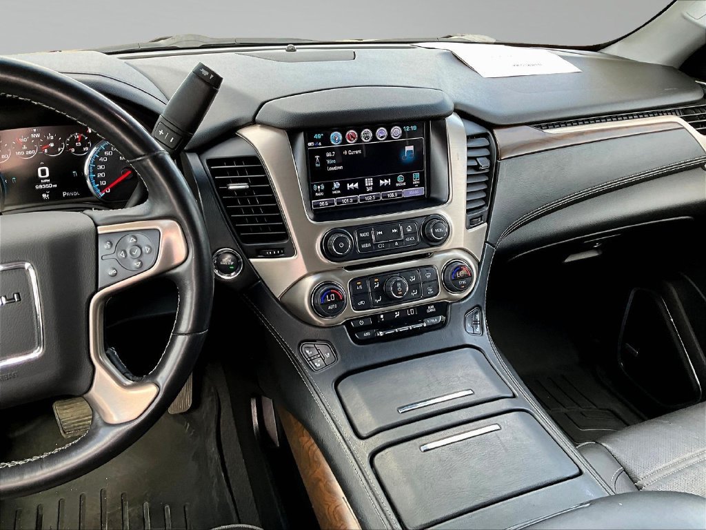 Used 2019 GMC Yukon Denali w/ Denali Ultimate Black Edition AWD/4WD image 11