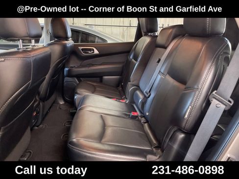Used 2020 Nissan Pathfinder SL AWD/4WD image 26
