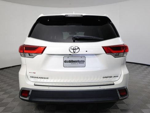 Used 2018 Toyota Highlander Limited AWD/4WD image 3