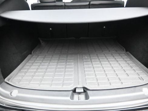 Used 2024 Tesla Model Y Long Range image 24