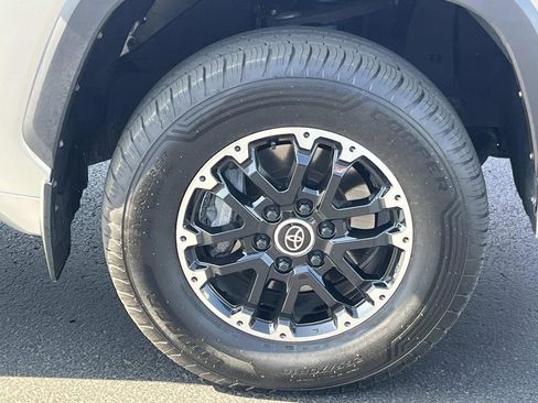 Used 2022 Toyota Tundra SR5 w/ TRD Off-Road Package AWD/4WD image 9