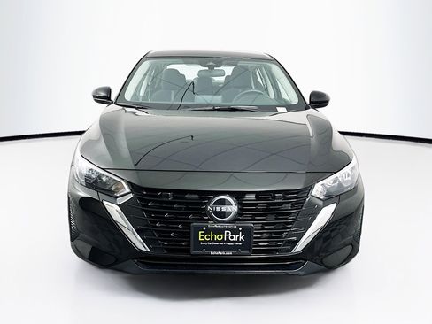 Used 2025 Nissan Sentra SV image 2