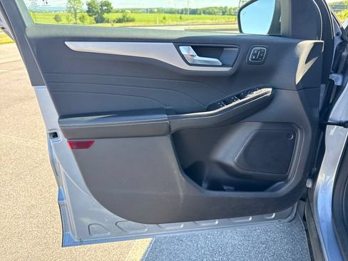 Used 2022 Ford Escape SEL w/ Technology Package AWD/4WD image 24