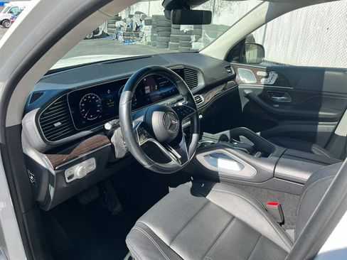 Used 2024 Mercedes-Benz GLS 450 4MATIC image 21